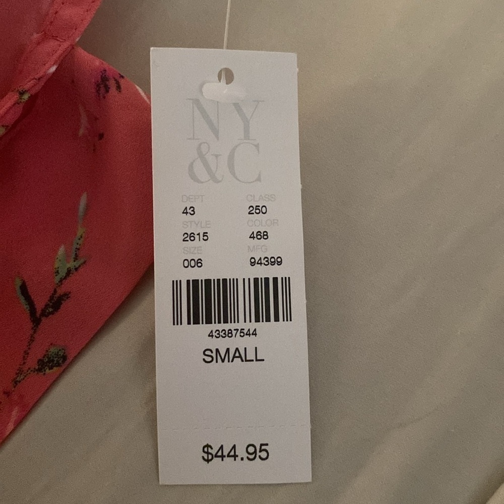 Soho NY & Company blouse Size S Floral Pink. 1st pic is front 3rd pic is back - Picture 6 of 7